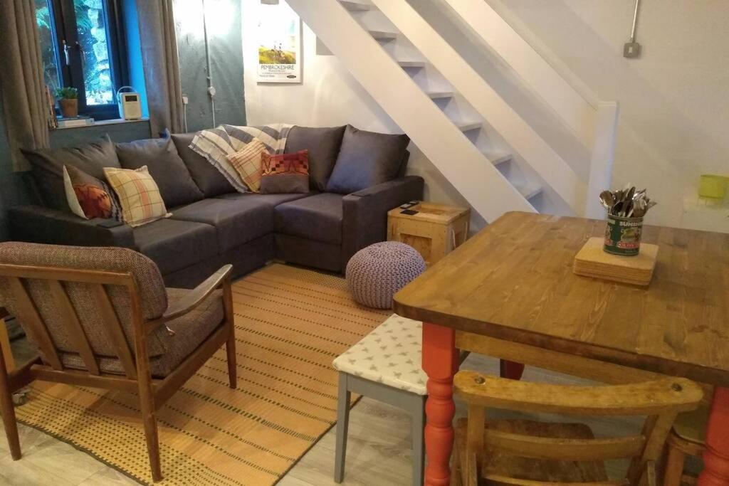 Farmhand Cottage Narberth Eksteriør billede